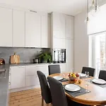 Lion Apartments - London