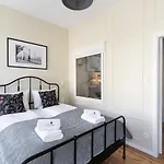Lion Apartments - London